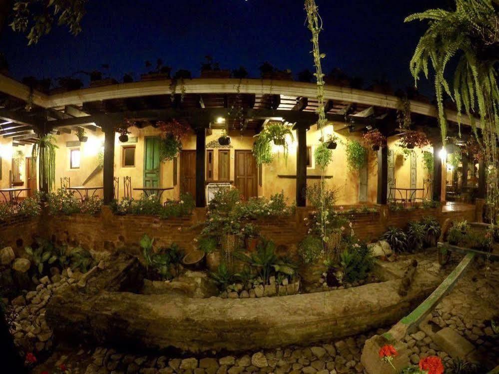 Hotel Eterna Primavera Antigua Exterior photo
